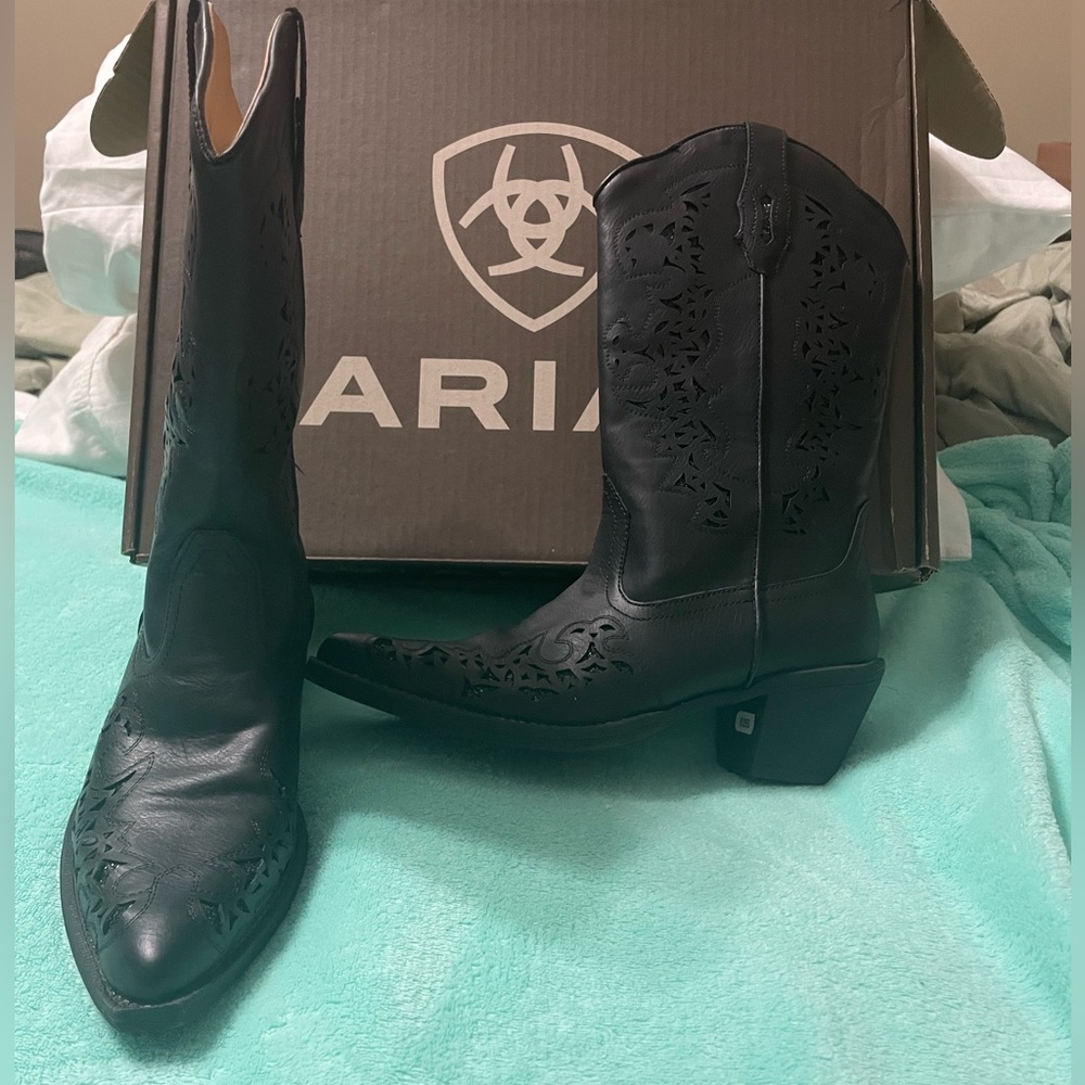 Women’s Black Faux Leather with Metallic inlay Snip Toe Cowboy Boots
